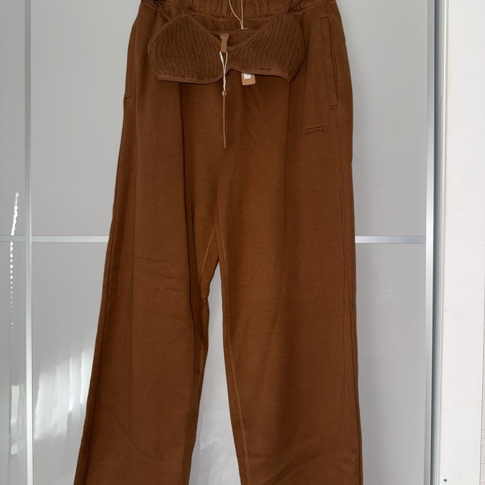 SKIMS set NWT - image 1